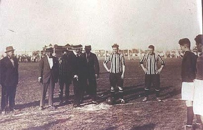 7-de-abril-de-1927-Se-inaugura-el-estadio-de-Almagro-en-parque-chas-450x290